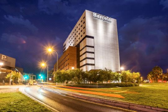 格拉纳达巴塞罗国会酒店