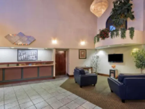 亨特斯維爾-夏洛特地區温德姆速8酒店 亨特斯維爾酒店