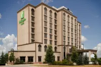 Holiday Inn & Suites Mississauga West - Meadowvale Các khách sạn gần Erindale Go Station