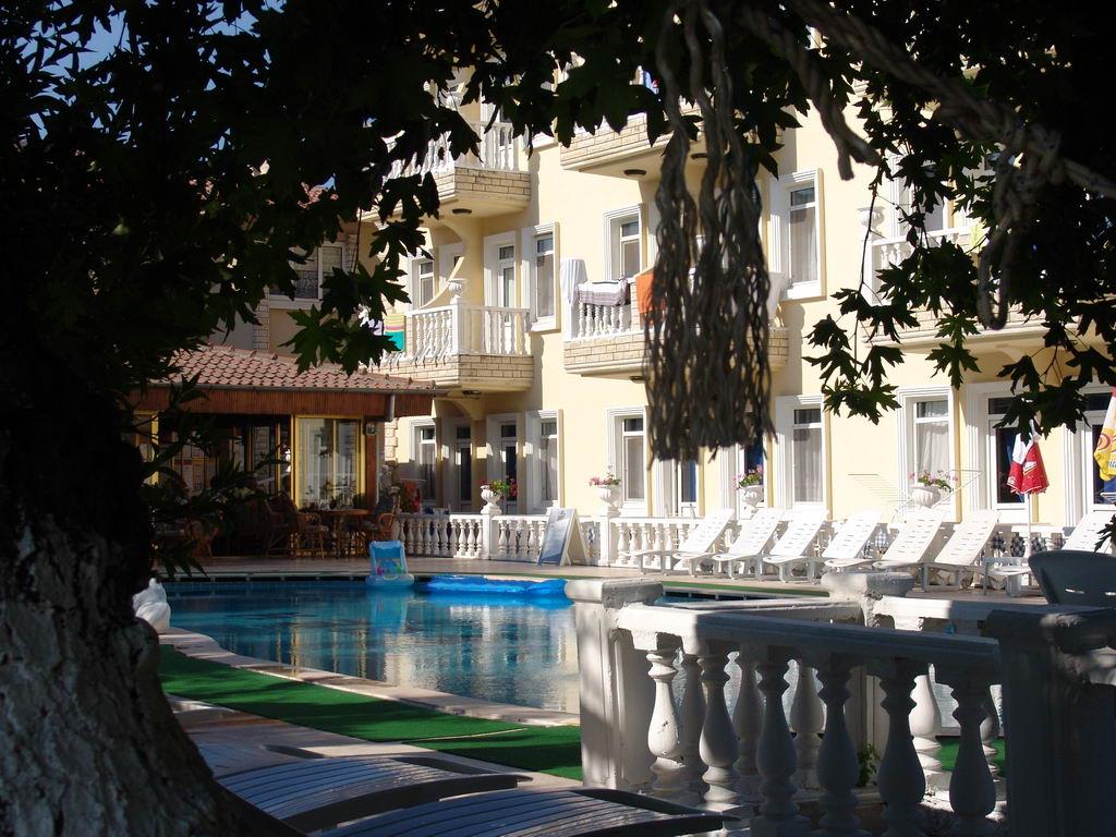 Cenk Bey (Cenk BEY Hotel)