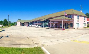 Garden Inn & Suites