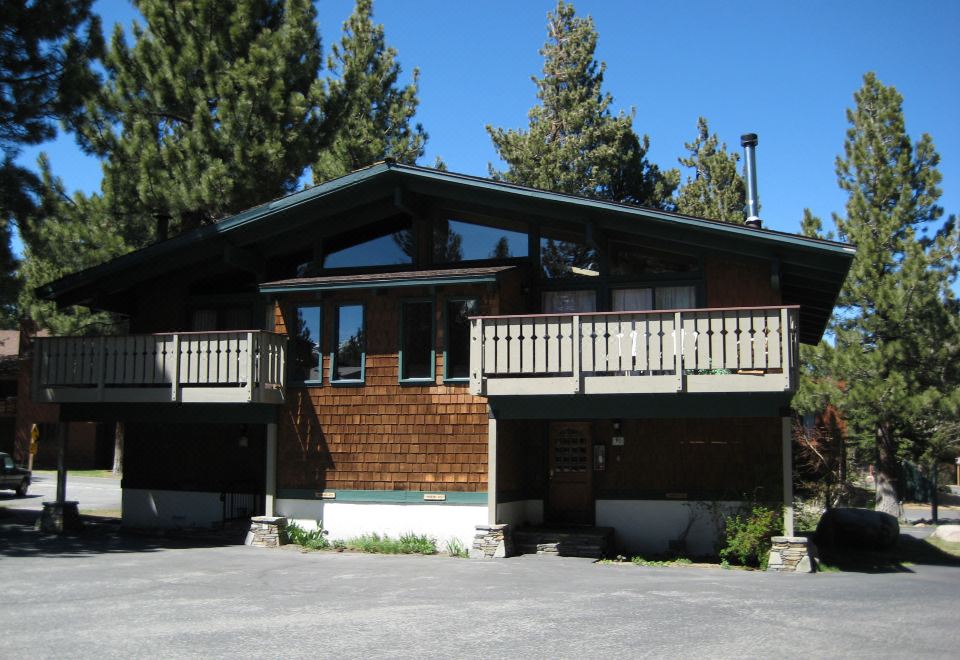 Chateau Sans Nom by Mammoth Reservation Bureau-Mammoth Lakes Updated 2023  Room Price-Reviews & Deals | Trip.com