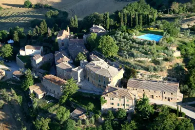 Borgo Lucignanello Bandini Hôtels à : San Giovanni d'Asso