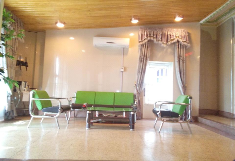 Hotel Kasindi Lubiriha En Abrege Hkl - Housity