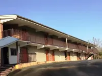 Red Carpet Inn