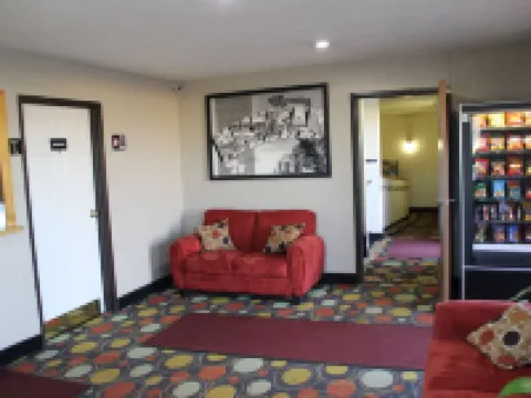 Super 8 by Wyndham Grand Rapids/Wyoming Hotels in Wyoming