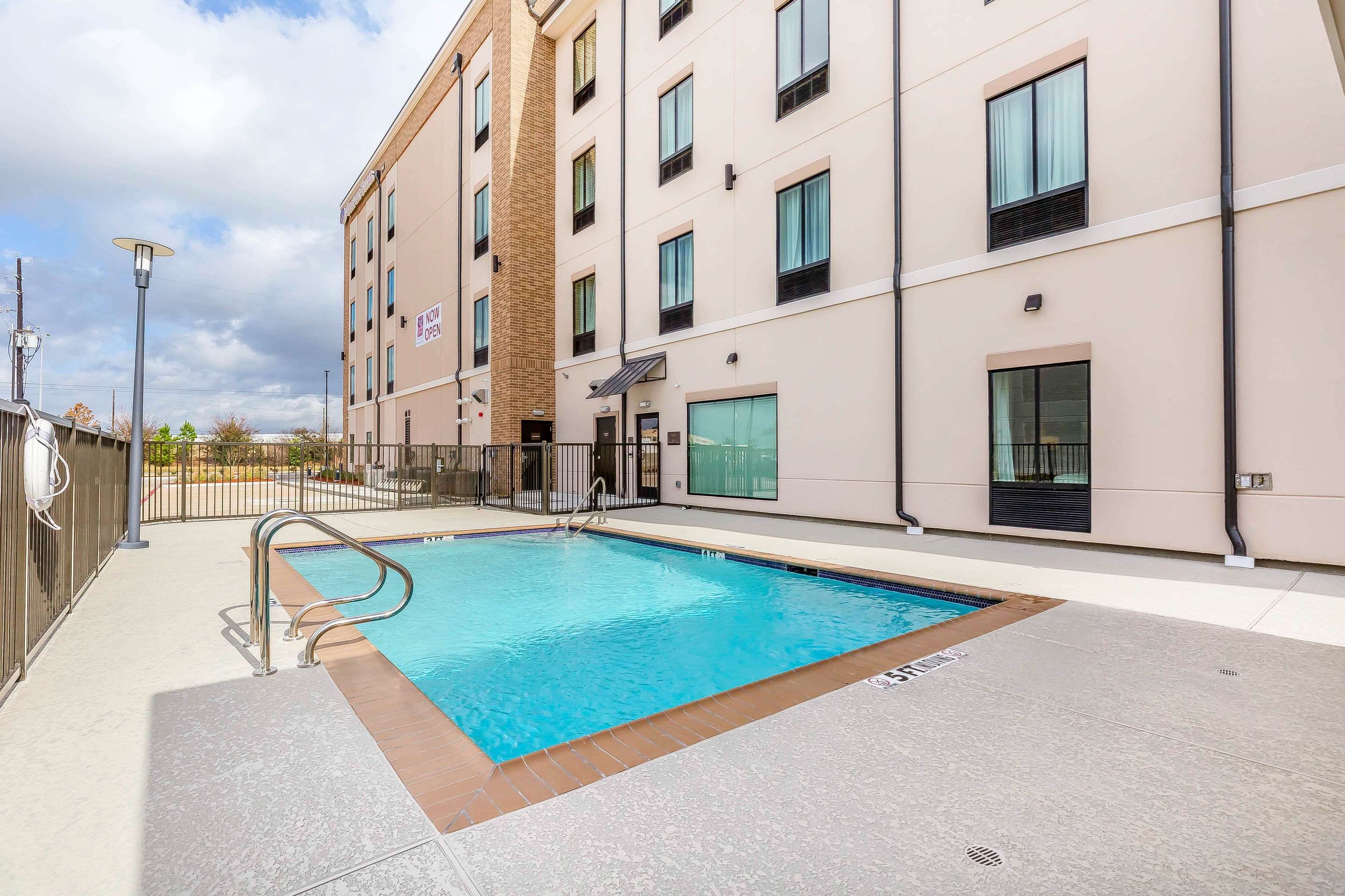 Comfort Suites Northwest Houston at Beltway 8