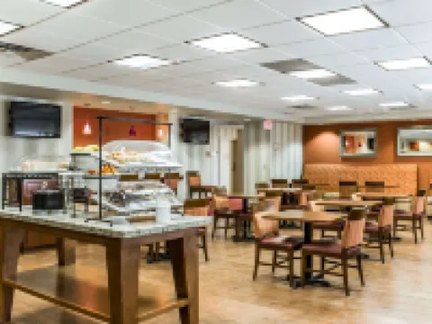 Comfort Inn Fayetteville Near Fort Bragg โรงแรมในเฟย์เอตต์วิลล์