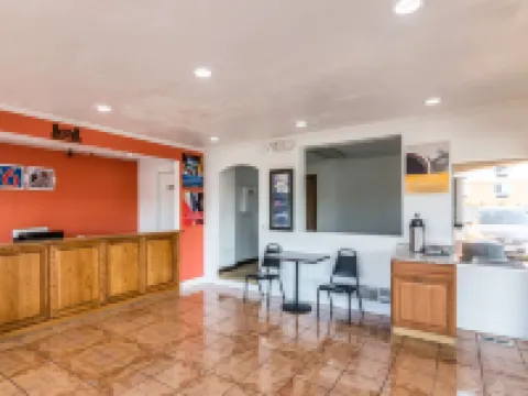 OYO 堪薩斯道奇城聯排別墅 道奇城酒店