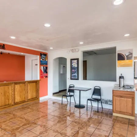 Travelodge by Wyndham Dodge City KS