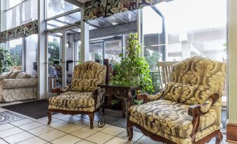 Ocean Crest Inn and Suites