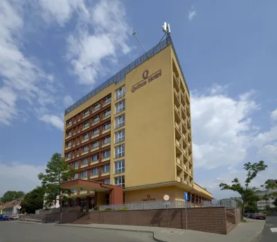 Gold Hotel Hotels near Pest-Ario Ryszard Granas