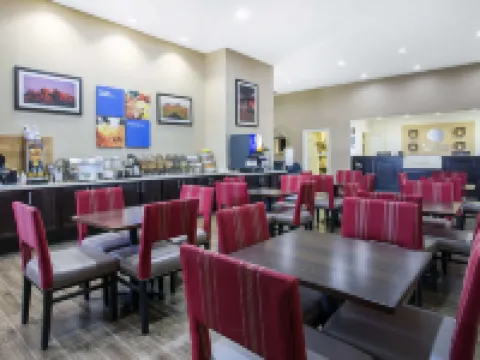 Comfort Inn & Suites デミングのホテル