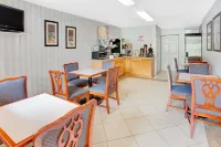 Super 8 by Wyndham Laurel Hotels in Fulton