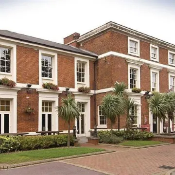 Premier Inn Birmingham City Centre Bridge Street Отели рядом с достопримечательностью «Железнодорожный вокзал Уиттона»