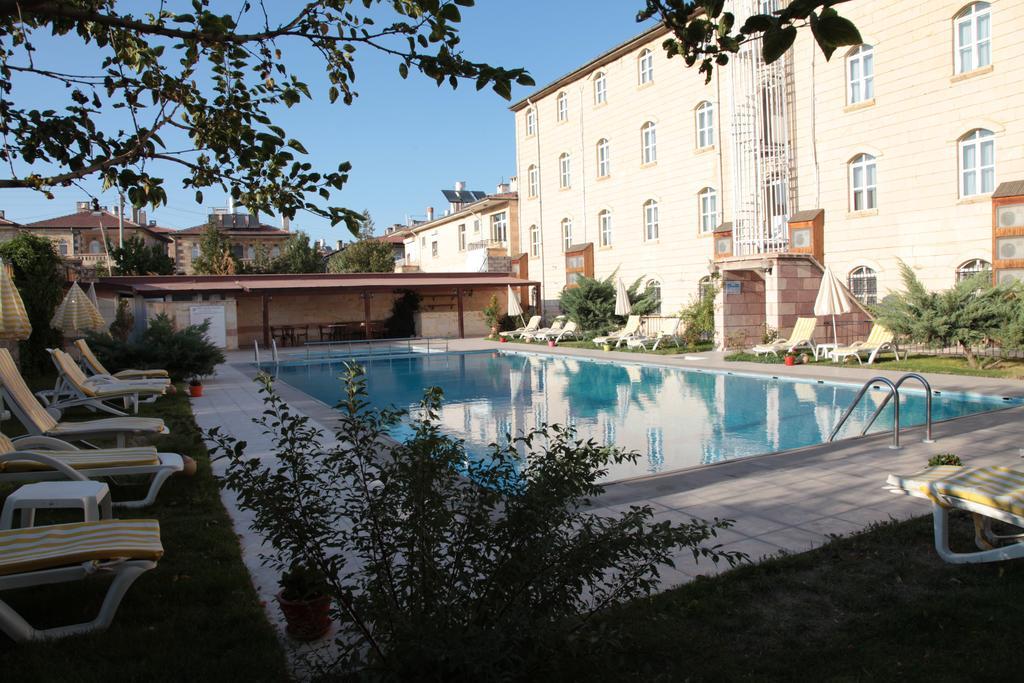 Tassaray Hotel