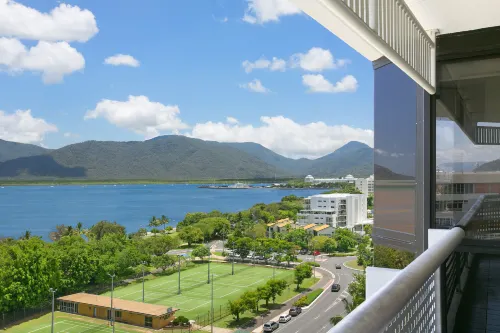 Hotel Tropiq Hotels in Cairns North