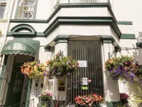 The Firs Bed and Breakfast Отели в г. Макер-вит-Рам