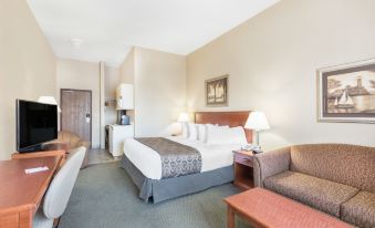 Ramada by Wyndham Clairmont/Grande Prairie