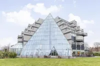 Leonardo Royal Southampton Grand Harbour Hotels near Mile High Southampton