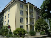 Rent a Home Delsbergerallee - Self Check-IN Hotels in Bottmingen