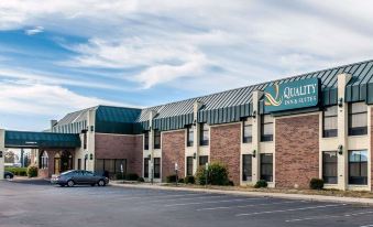 Quality Inn & Suites Shelbyville I-74