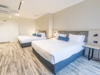 Nightelier Mermaid Waters Hotels near Broadbeach Waters