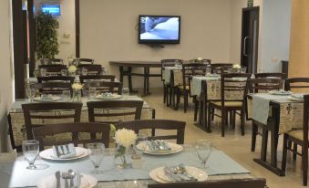 Hotel Rockland, Panchsheel Enclave, Outer Ring Road New Delhi -110017