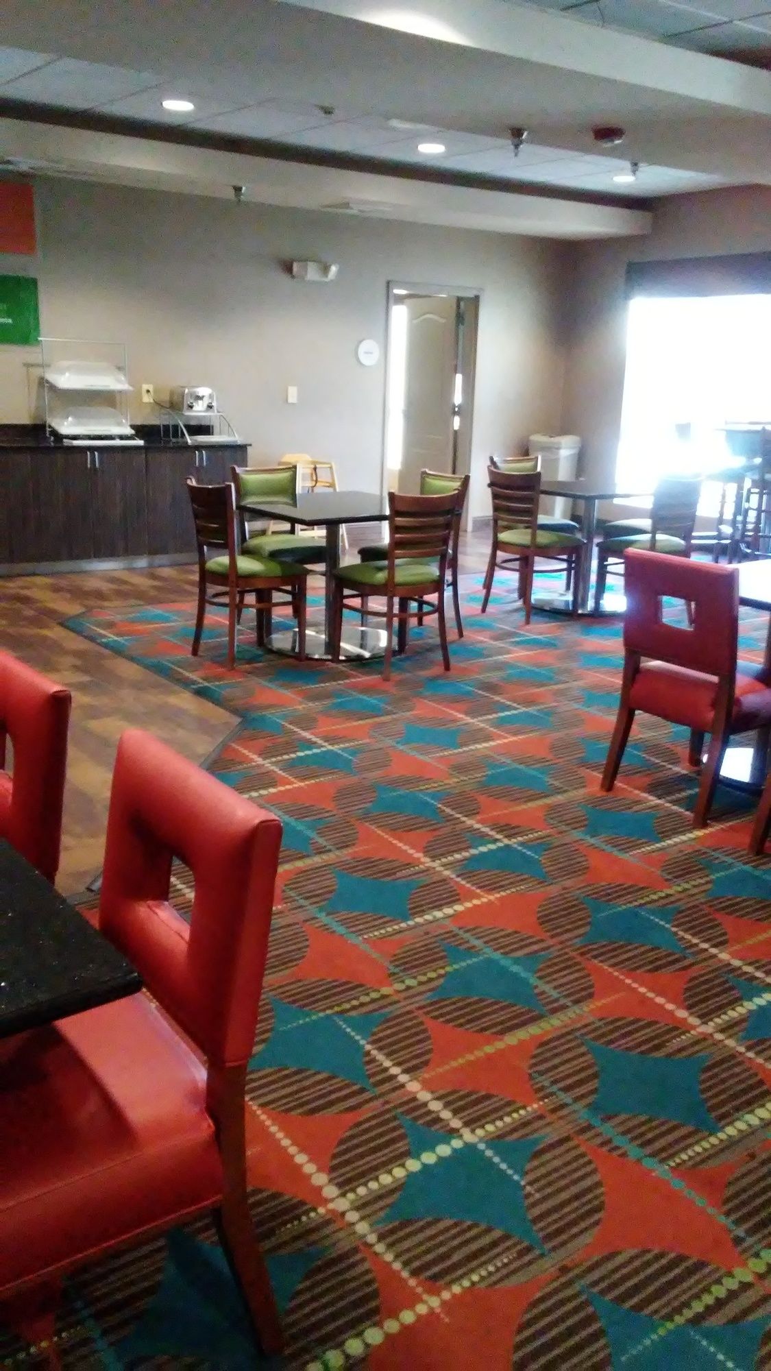 Holiday Inn Express & Suites Junction City