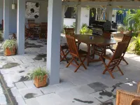 Pacific Lagoon Apartments Отели в г. Порт-Вила
