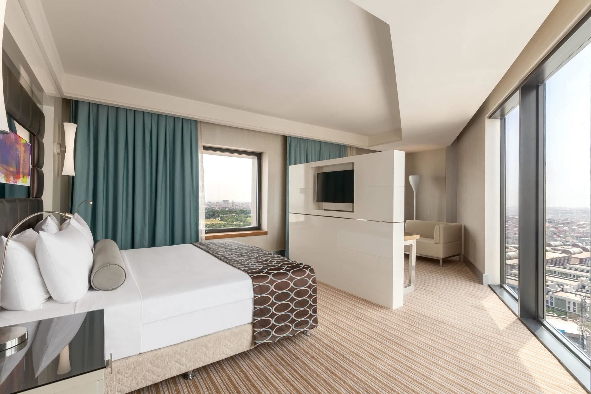 Ramada Plaza by Wyndham Istanbul Tekstilkent