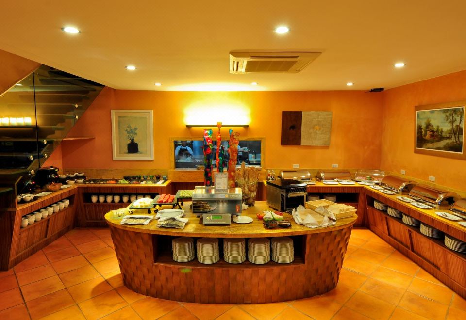 Le VernissageOver view