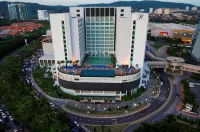 Royale Chulan Damansara Hôtels à proximité de : The One Academy
