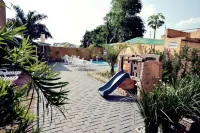 Hotel e Pousada Caroline