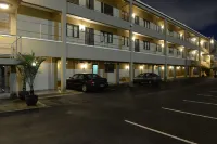The Beach House Hotels in Willemstad