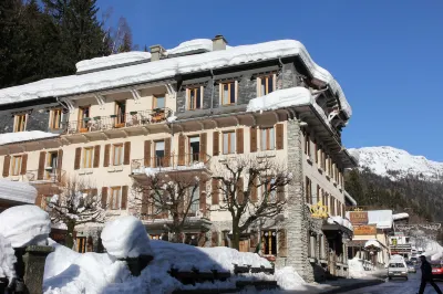 Hôtel Restaurant la Couronne فنادق في Argentiere