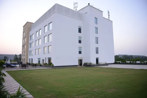 Country Inn & Suites by Radisson, Gurugram Sohna Road