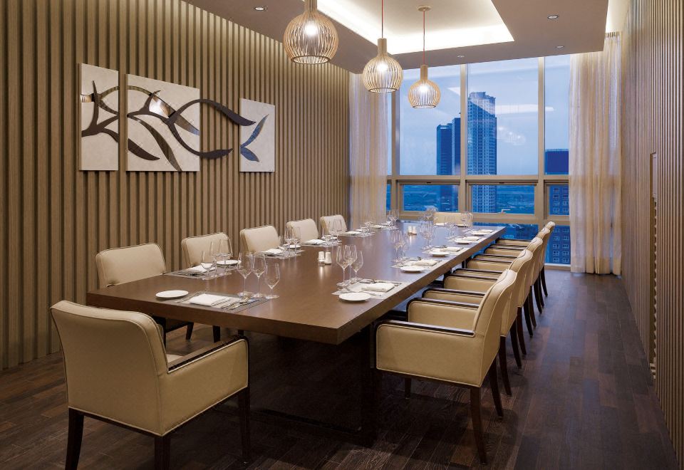 5. 홀리데이 인 인..