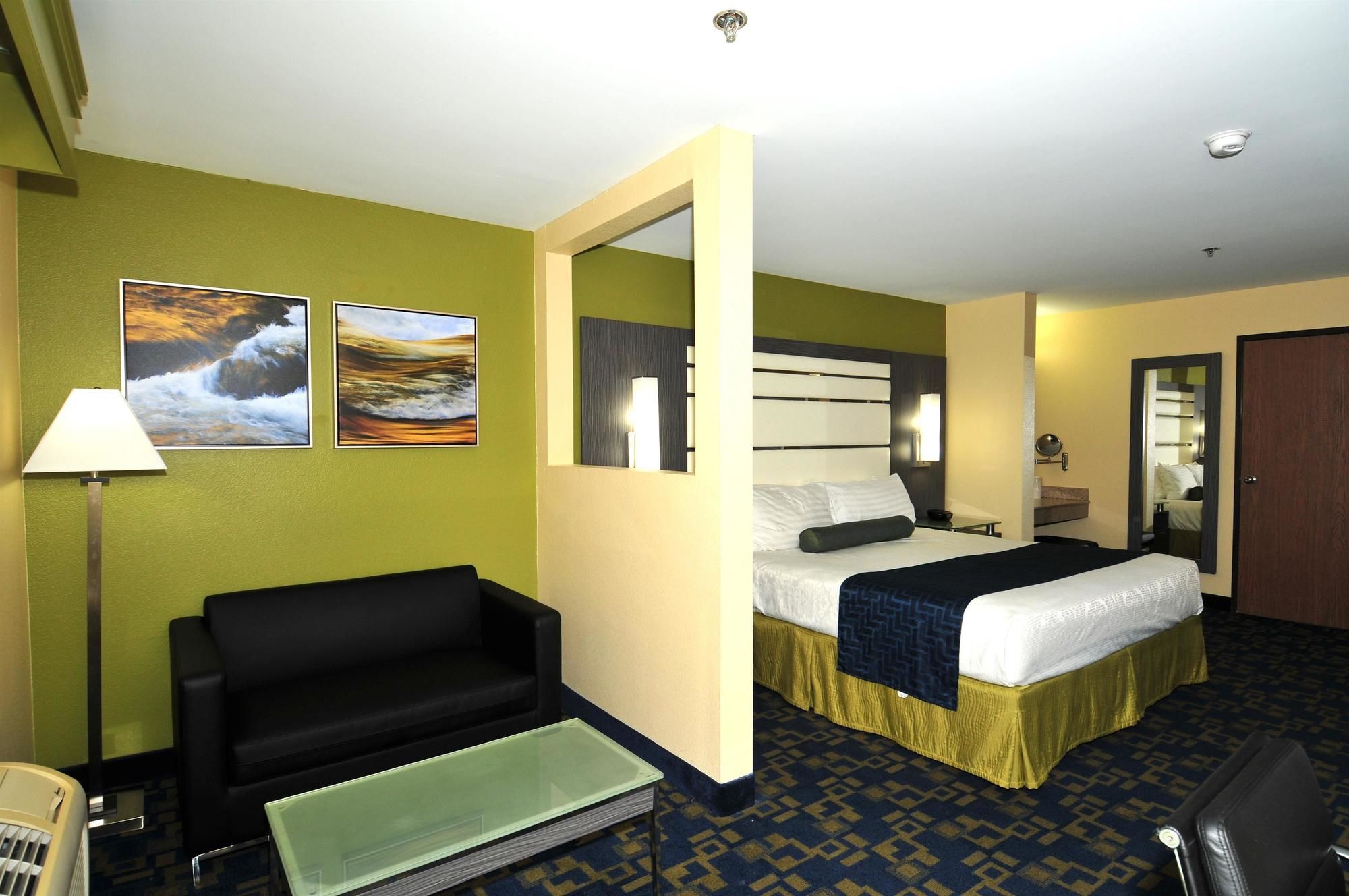 Best Western Antelope Inn & Suites