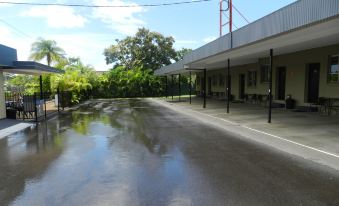 Golden Palms Motor Inn