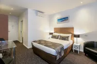 Belmercer Motel Hotels in Hamlyn Heights