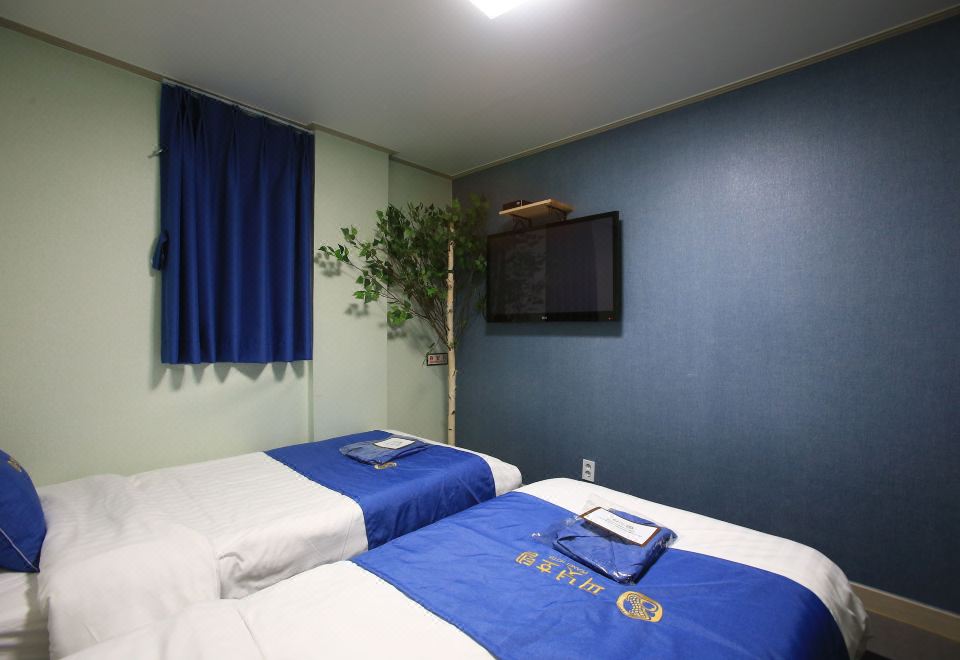 2. 피넛호텔(명동)..