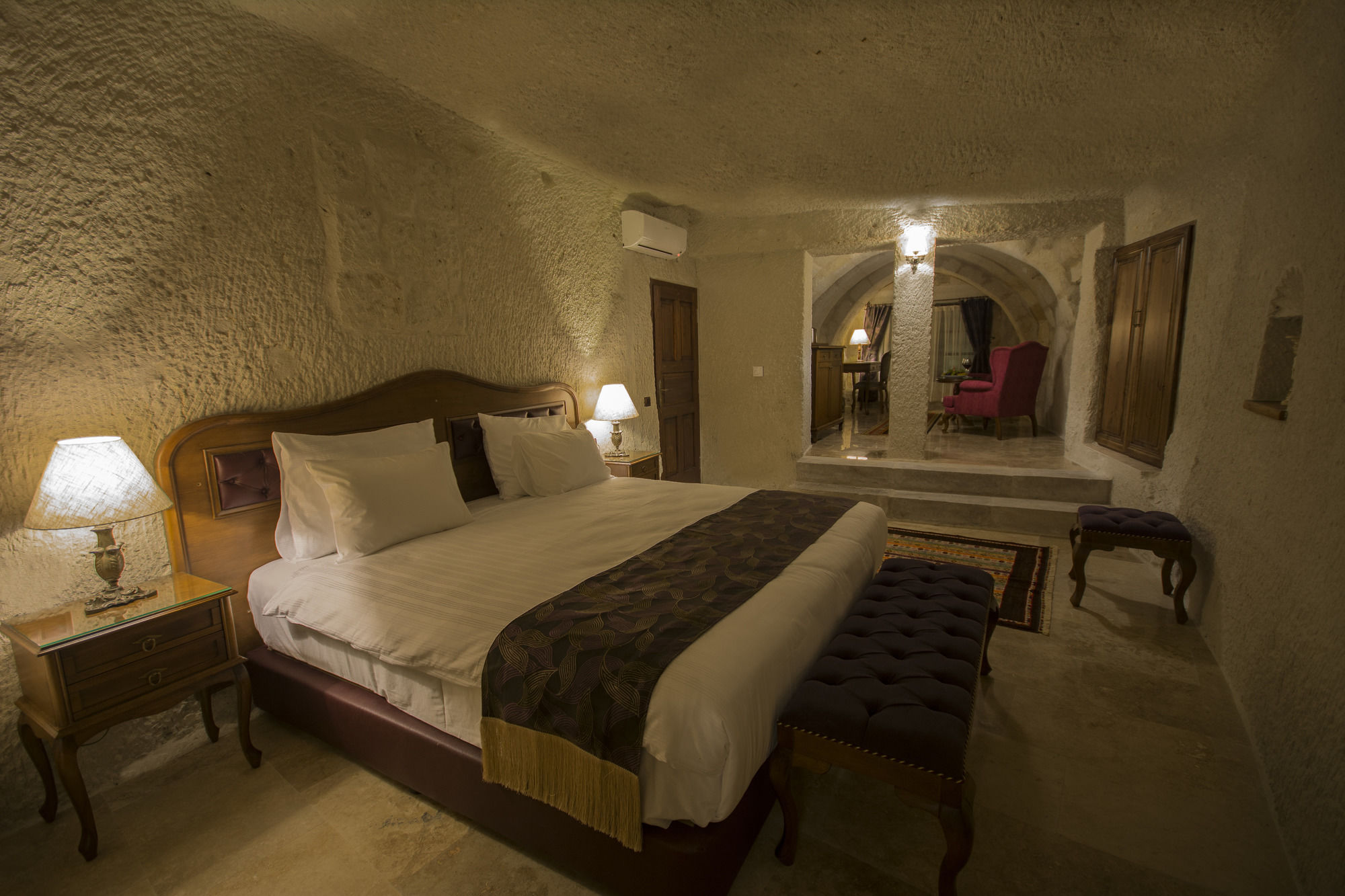 Artemis Cave Suites