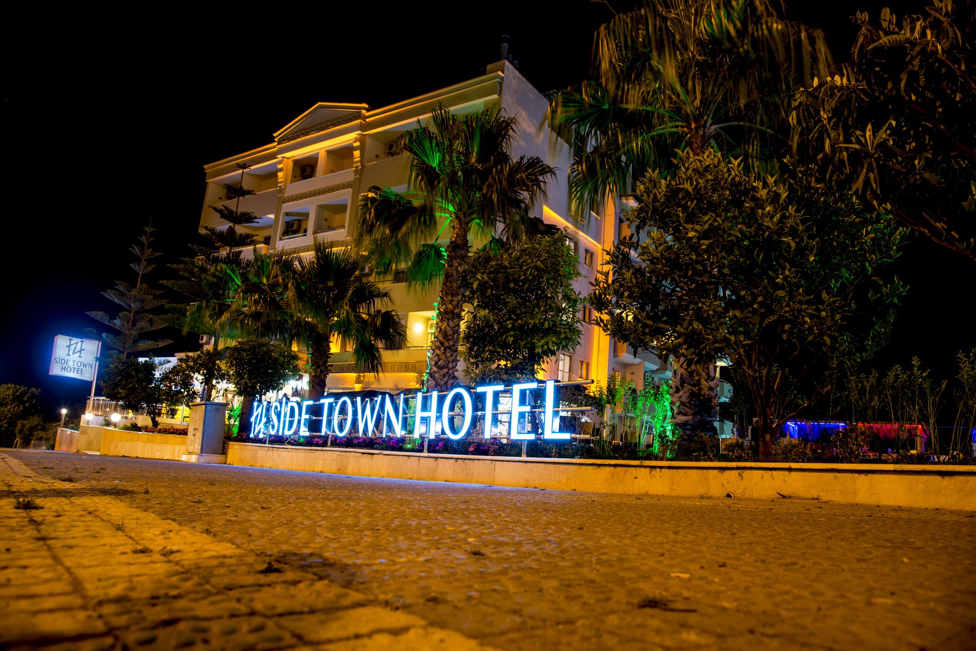 Side Town Hotel by Z Hotels