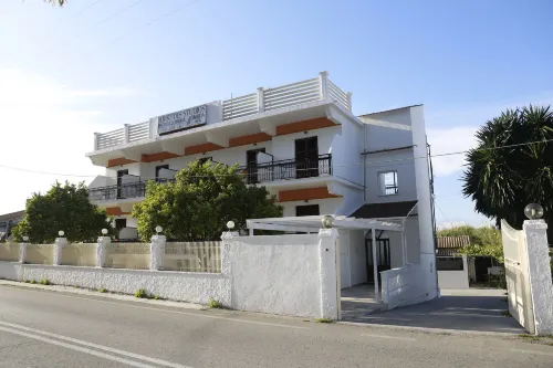 Aristides Studios Hotels in Perama