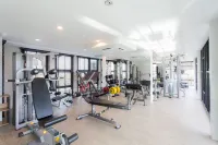 6th Avenue Surin Beach - Fitnessstudio