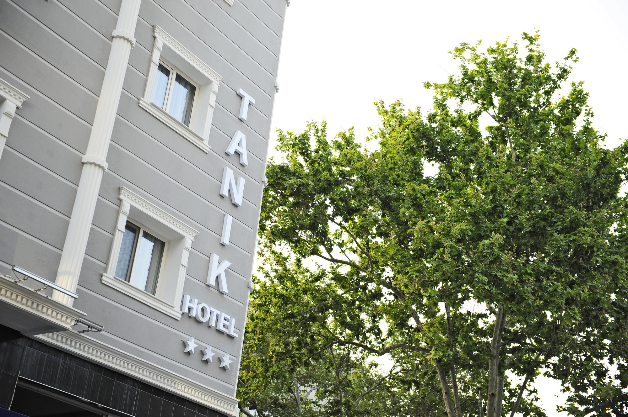 Tanik Hotel