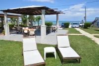 The Wave Hotels in Esperii