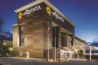 La Quinta Inn & Suites by Wyndham Lubbock South Hotels near Jump N Jungle