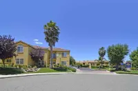 Best Western Plus Dixon Davis Hotels in Dixon